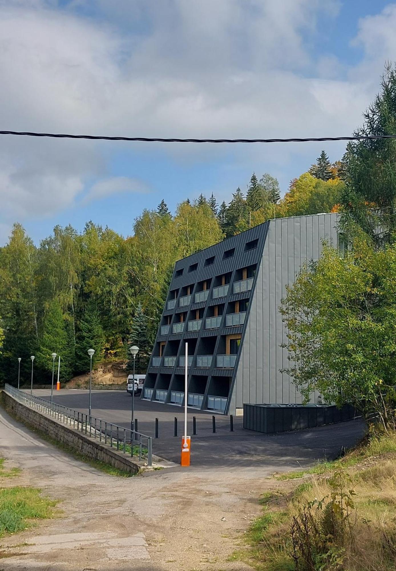 Apartman Na Kraji Lesa ヤノフ・ナト・ニソウ エクステリア 写真